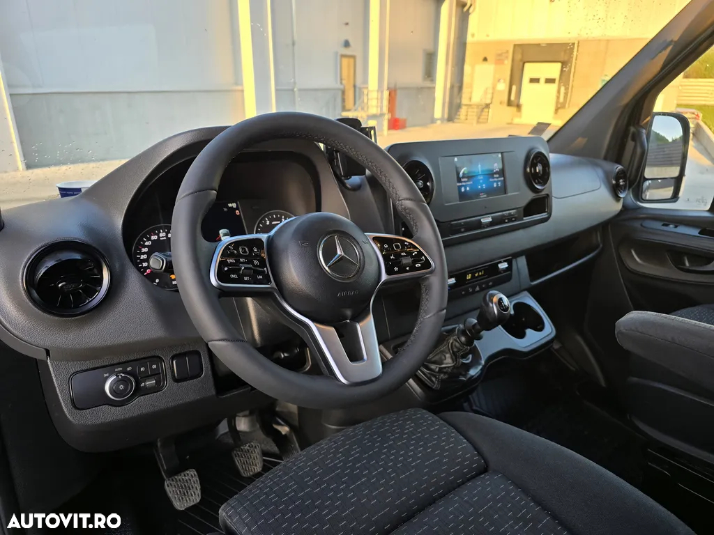 Mercedes-Benz Sprinter - 5