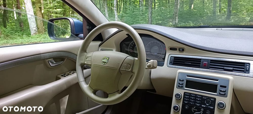 Volvo XC 70 D5 AWD Summum - 4