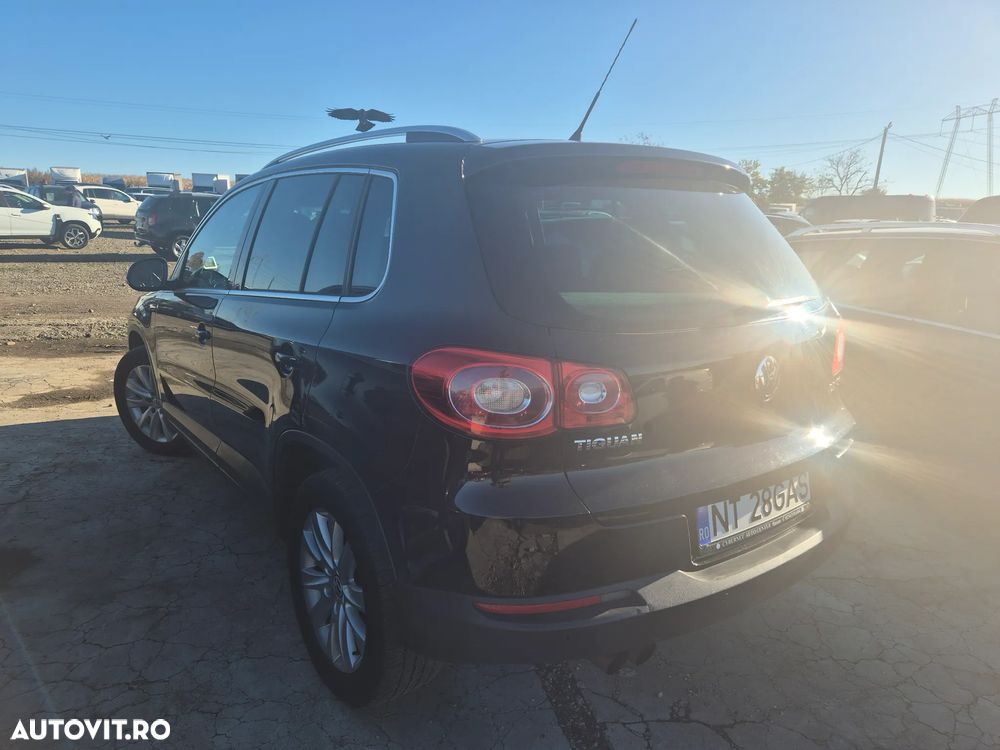 Volkswagen Tiguan - 2