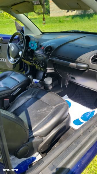 Volkswagen New Beetle - 10