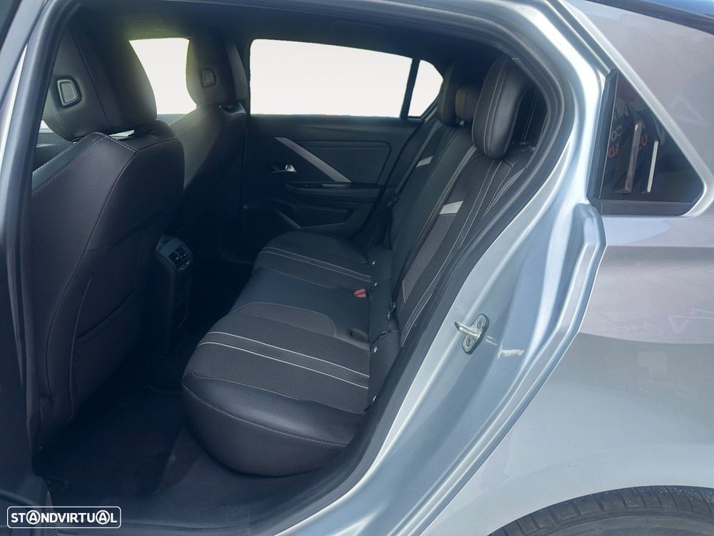 Opel Astra 1.2 T GS Aut. - 13
