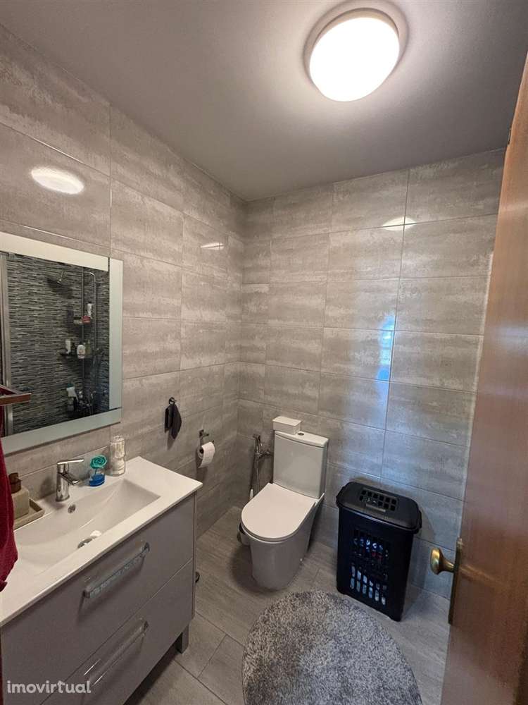 T2 c/ Box em Vila do Conde Junto às escolas e Rio - Grande imagem: 5/7