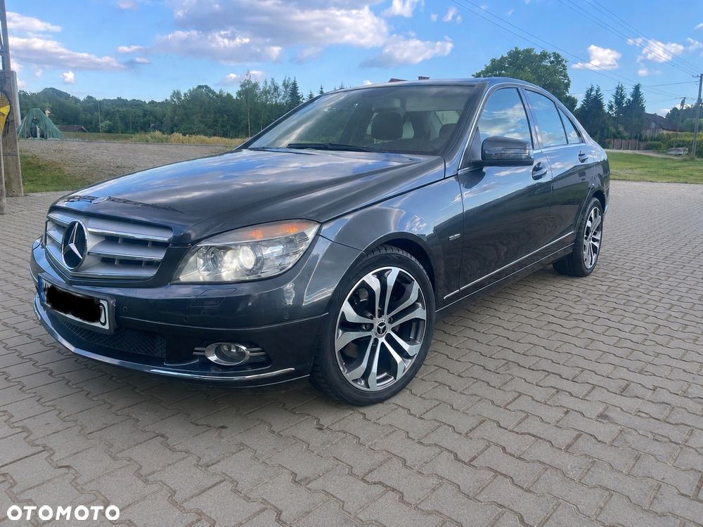 Mercedes-Benz Klasa C 180 CGI BlueEFFICIENCY Avantgarde - 1