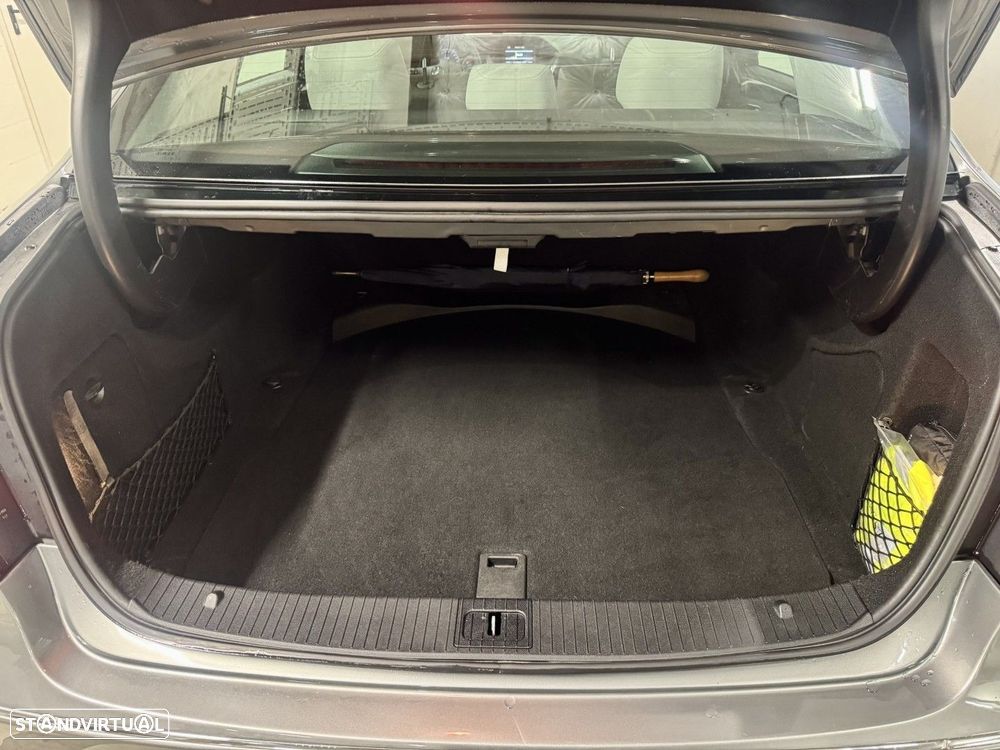 Mercedes-Benz E 250 BlueTEC Avantgarde Auto - 31