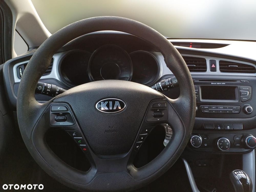 Kia Ceed - 16