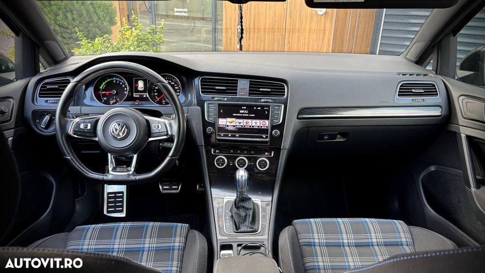 Volkswagen Golf - 9