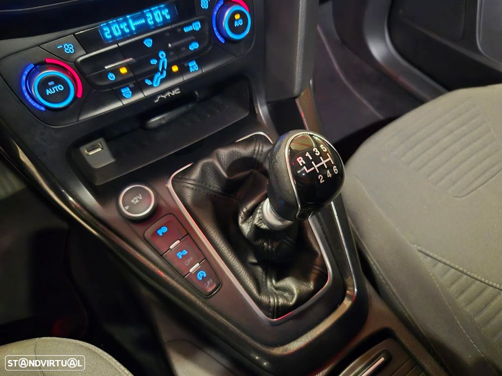 Ford Focus 1.0 SCTi Titanium - 16