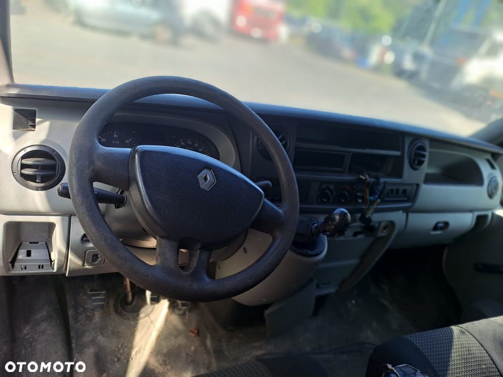 Renault Master II FL (03-10r.) 2.5D 114KM. Silnik G9U (754) - C150525 Skrzynia PK6 (080) - C033236 lakier O389 – Ice White BC.Cały na części.GWARANCJA !!! Przód Tył Zestaw Komplet Drzwi Klapa Zderzak Błotnik Maska Grill Atrapa Szyba Pas Lampa Lusterko Boczki Fotel Kanapa Kokpit Deska Rozdzielcza Przełącznik Włącznik Sterownik Przewody Wiązka Instalacja Moduł Komputer Czujnik Listwa Pompa Alternator Wtryski Głowica Rozrusznik Kompresor Sprzęgło Dwumas Silnik Skrzynia ABS Klimatyzacji Paliwa Wspomagania Kolektor Turbina Przepustnica Zawór Chłodnica Koło Hak Belka Sanki Zawieszenie Mcpherson Półoś Amortyzator Wydech Tłumik Zacisk Most - 6