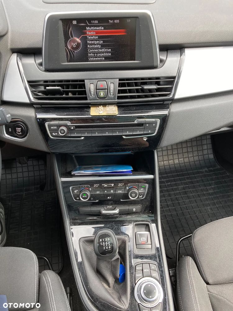 BMW Seria 2 216d - 17
