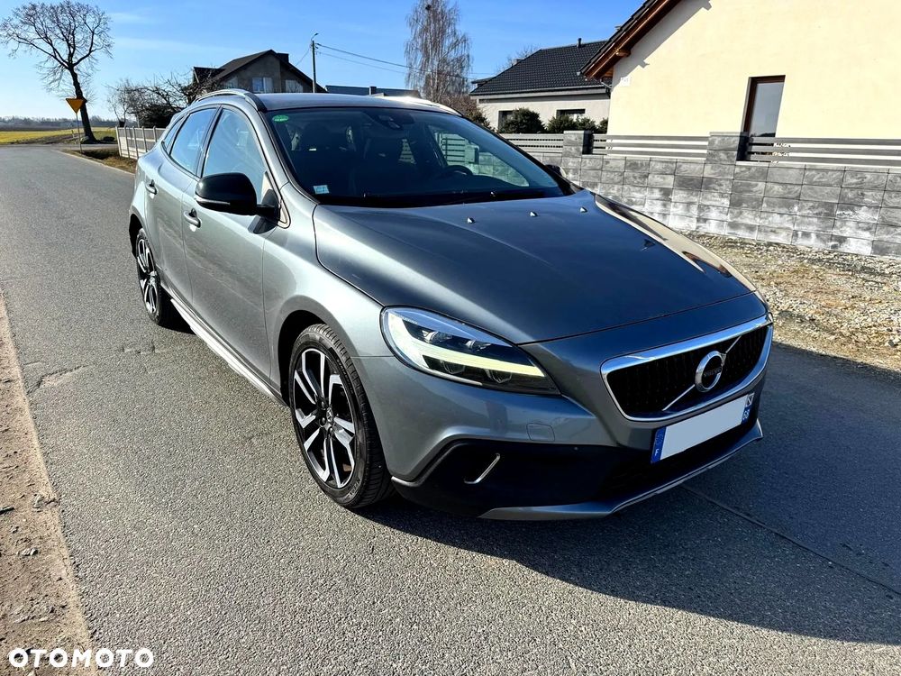 Volvo V40 Cross Country D3 Momentum - 1