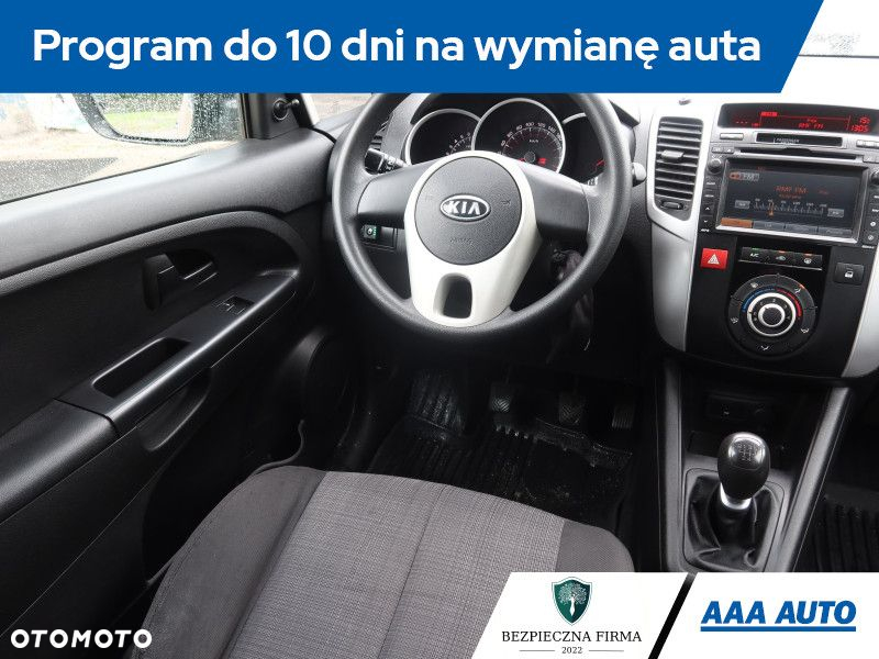 Kia Venga - 8