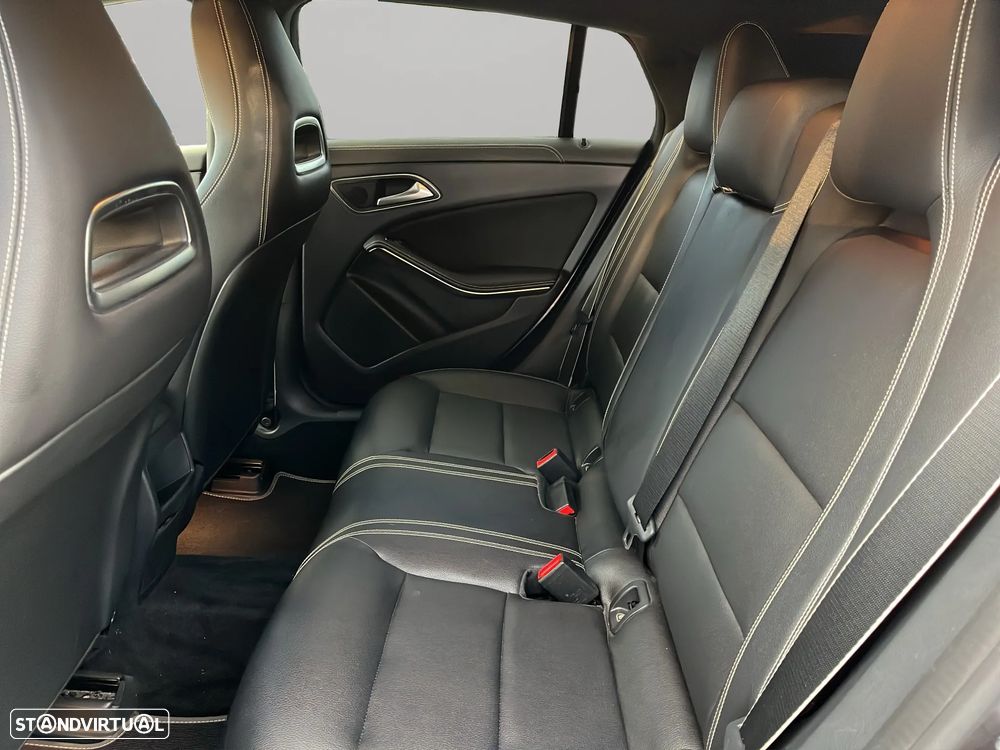 Mercedes-Benz CLA 200 d Shooting Brake AMG Line Aut. - 13