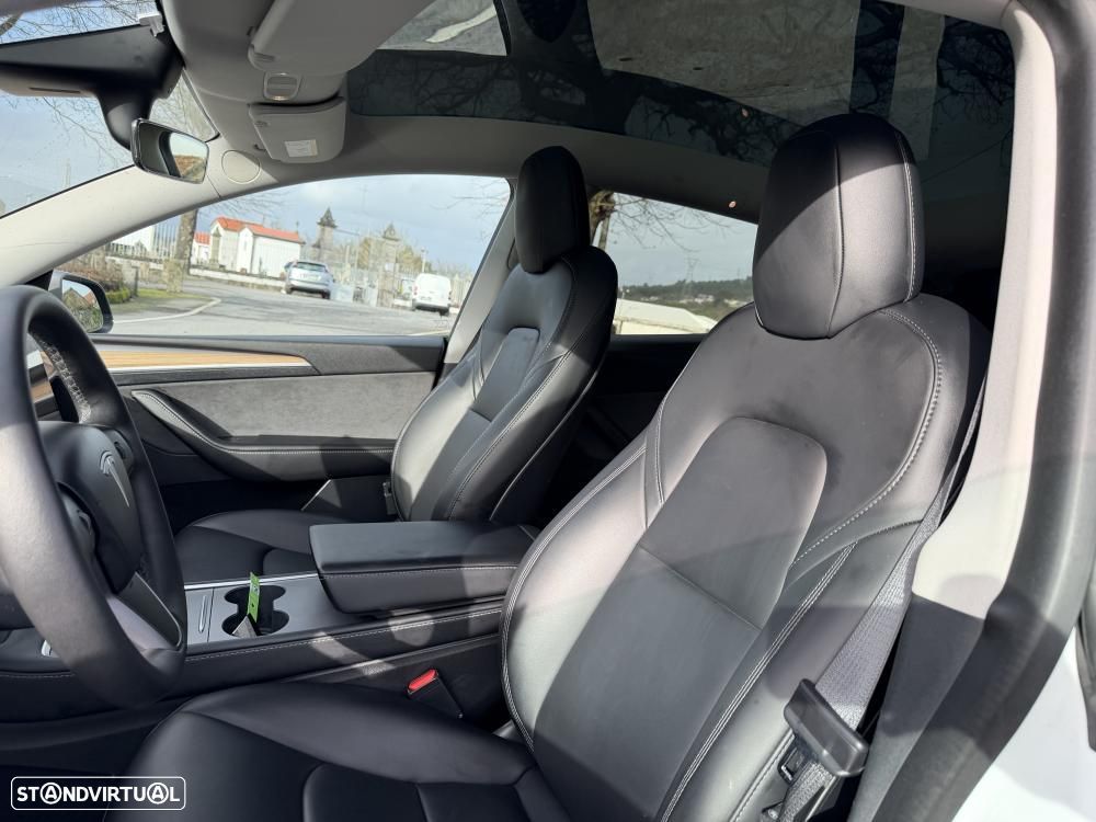 Tesla Model Y Long Range Dual Motor AWD - 9