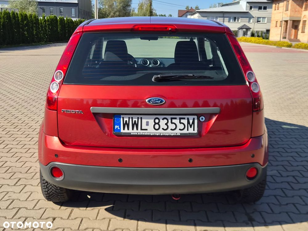 Ford Fiesta 1.3 Ghia - 29
