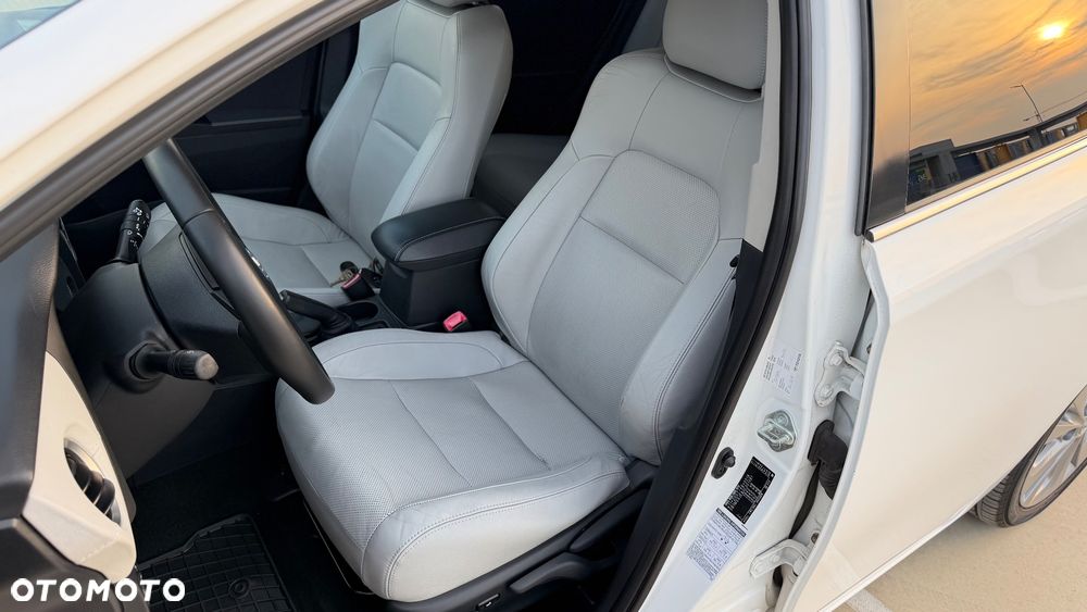Toyota Auris 1.8 HSD Prestige NAVI - 18