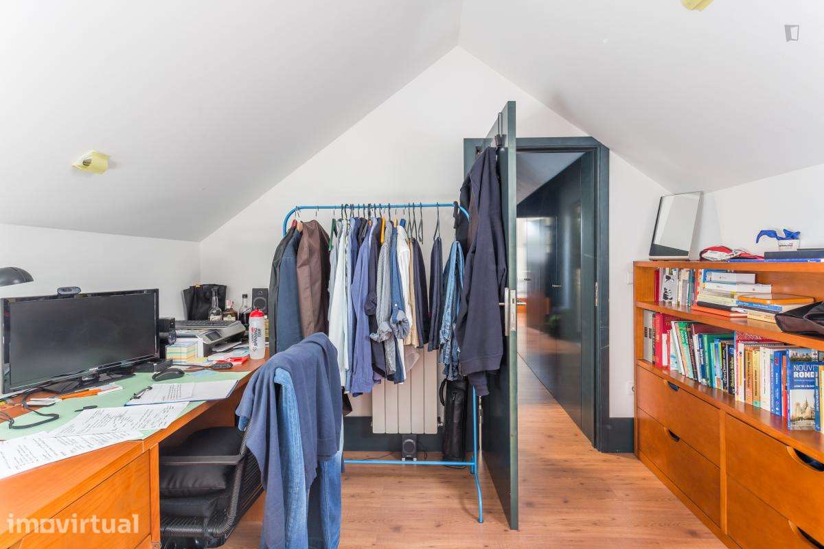 Quarto - localizado em Paranhos Porto - Grande imagem: 3/29
