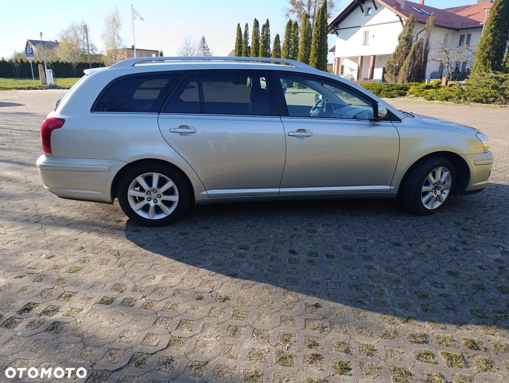 Toyota Avensis 1.8 VVT-i Sol - 3