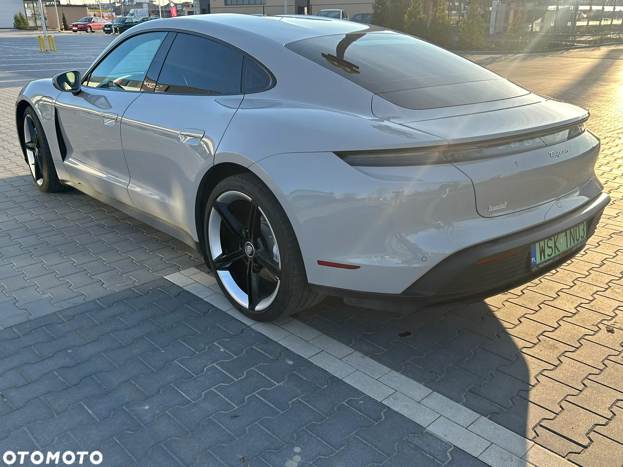 Porsche Taycan Performance Plus - 3