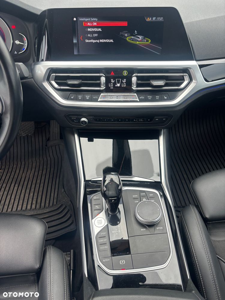 BMW Seria 3 318d Sport Line Shadow - 21