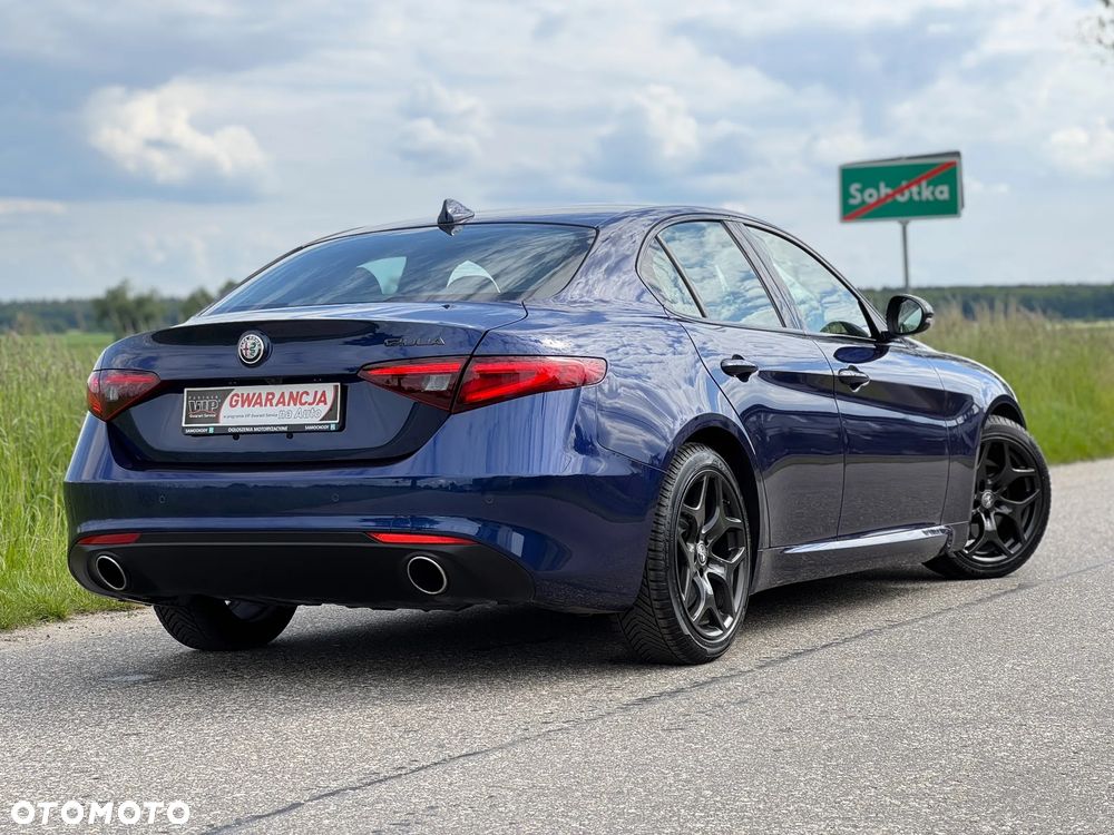 Alfa Romeo Giulia 2.0 Turbo Veloce - 12