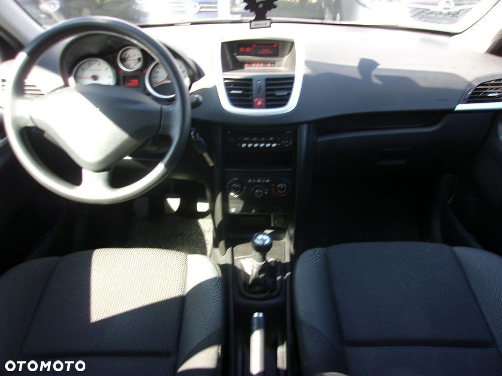 Peugeot 207 - 14