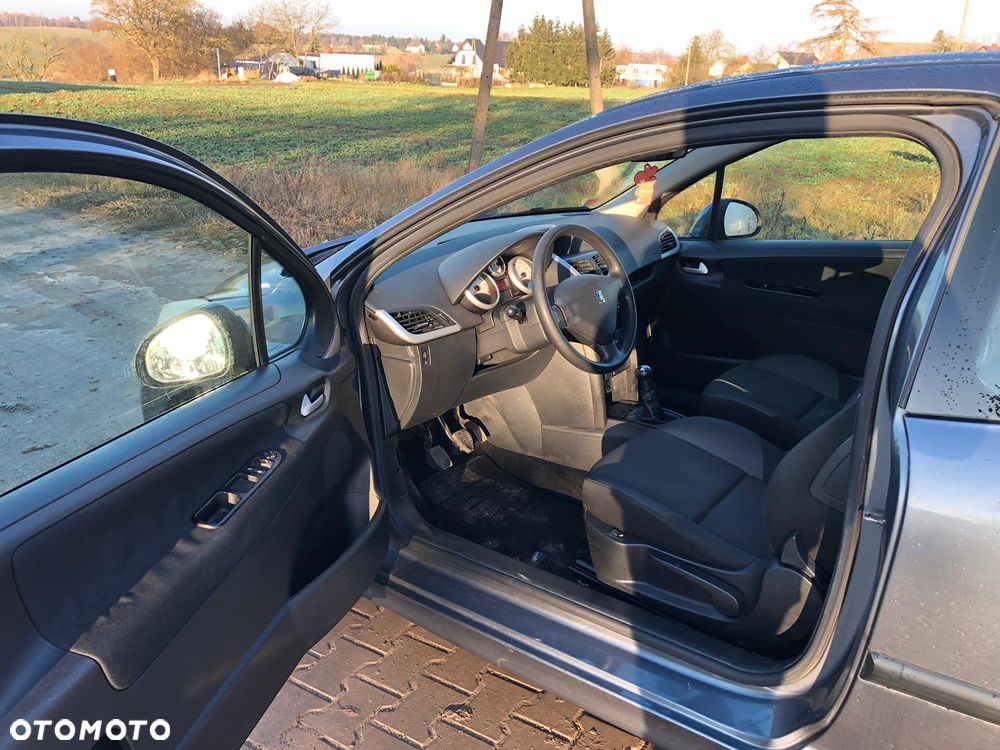 Peugeot 207 1.4 - 8
