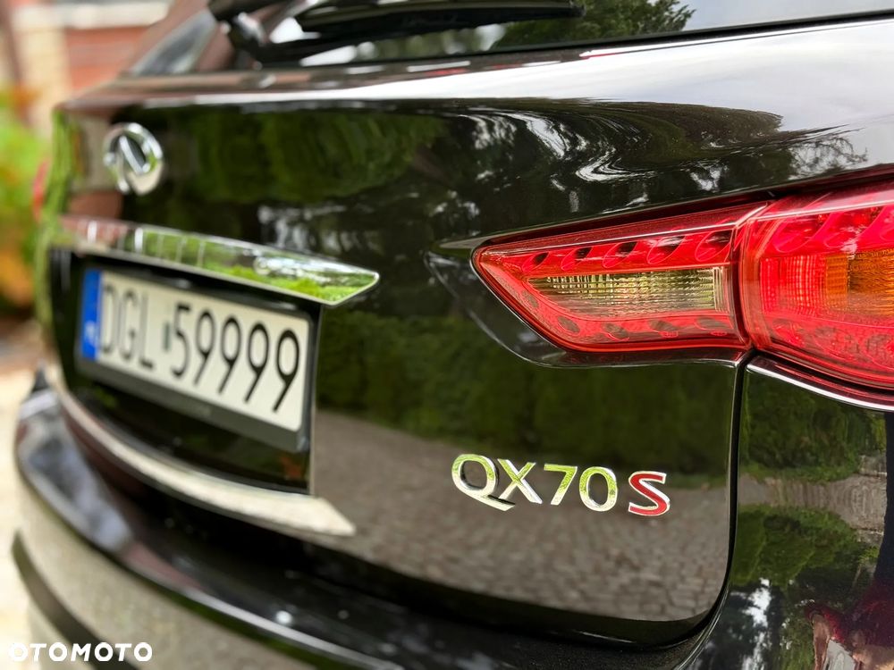 Infiniti QX70 - 13