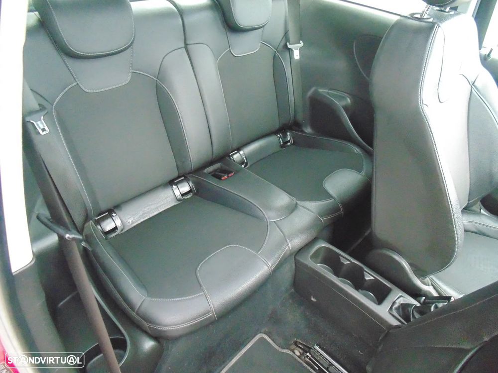 Opel Adam 1.2 Glam - 17