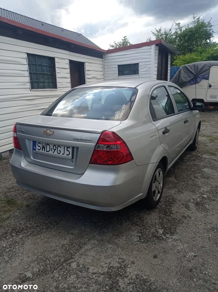Chevrolet Aveo - 4