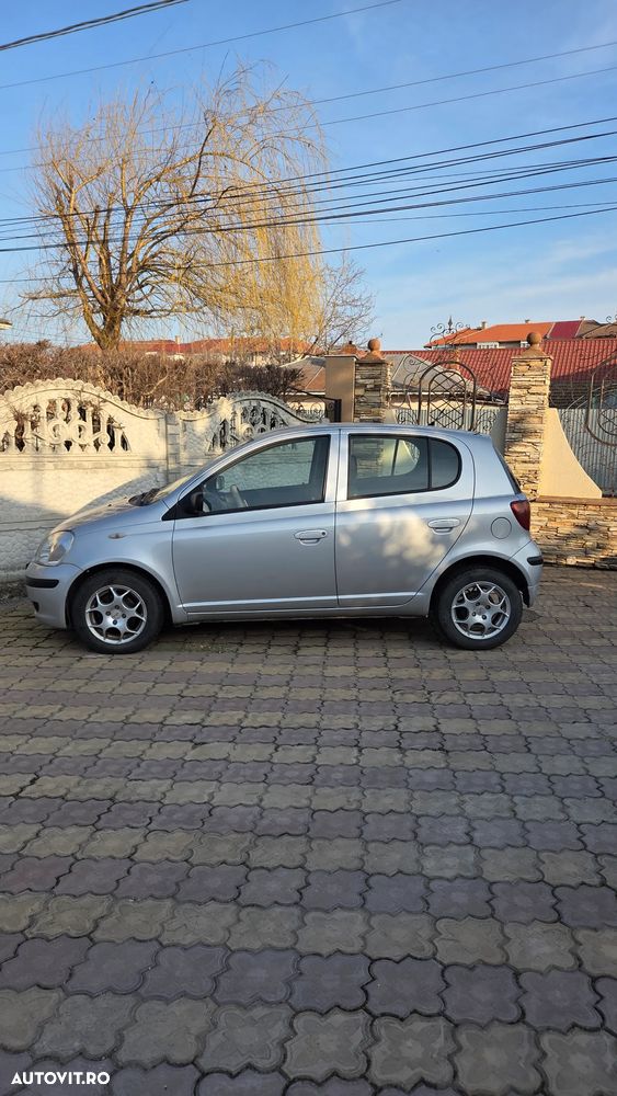 Toyota Yaris 1.0 Base AC - 3