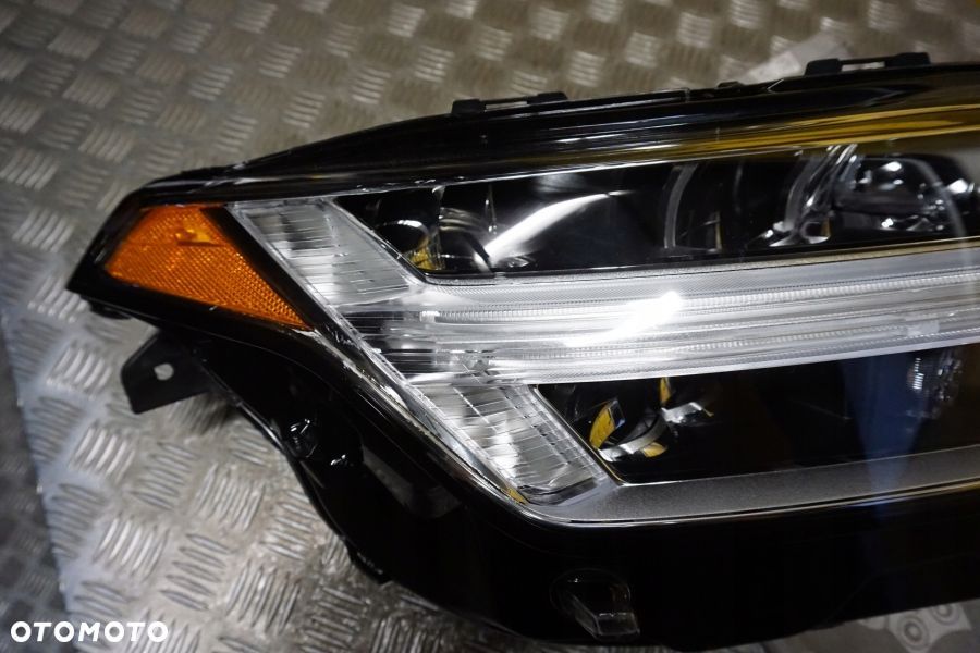VOLVO XC90 2016- REFLEKTOR LAMPA PRZÓD FULL LED PRAWA USA - 16