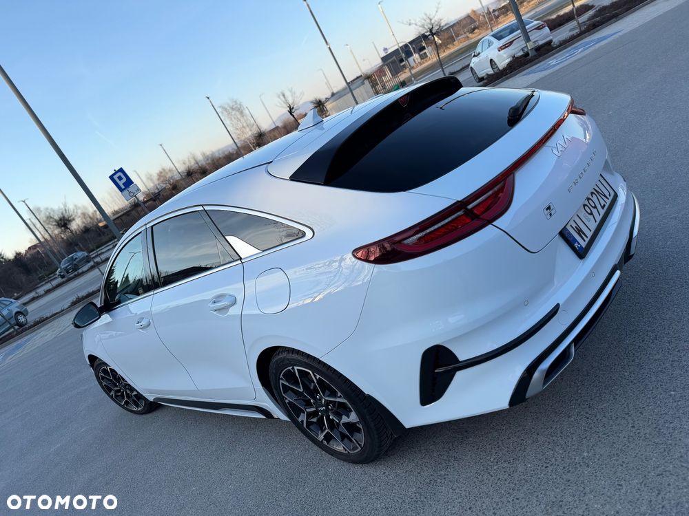 Kia ProCeed - 10