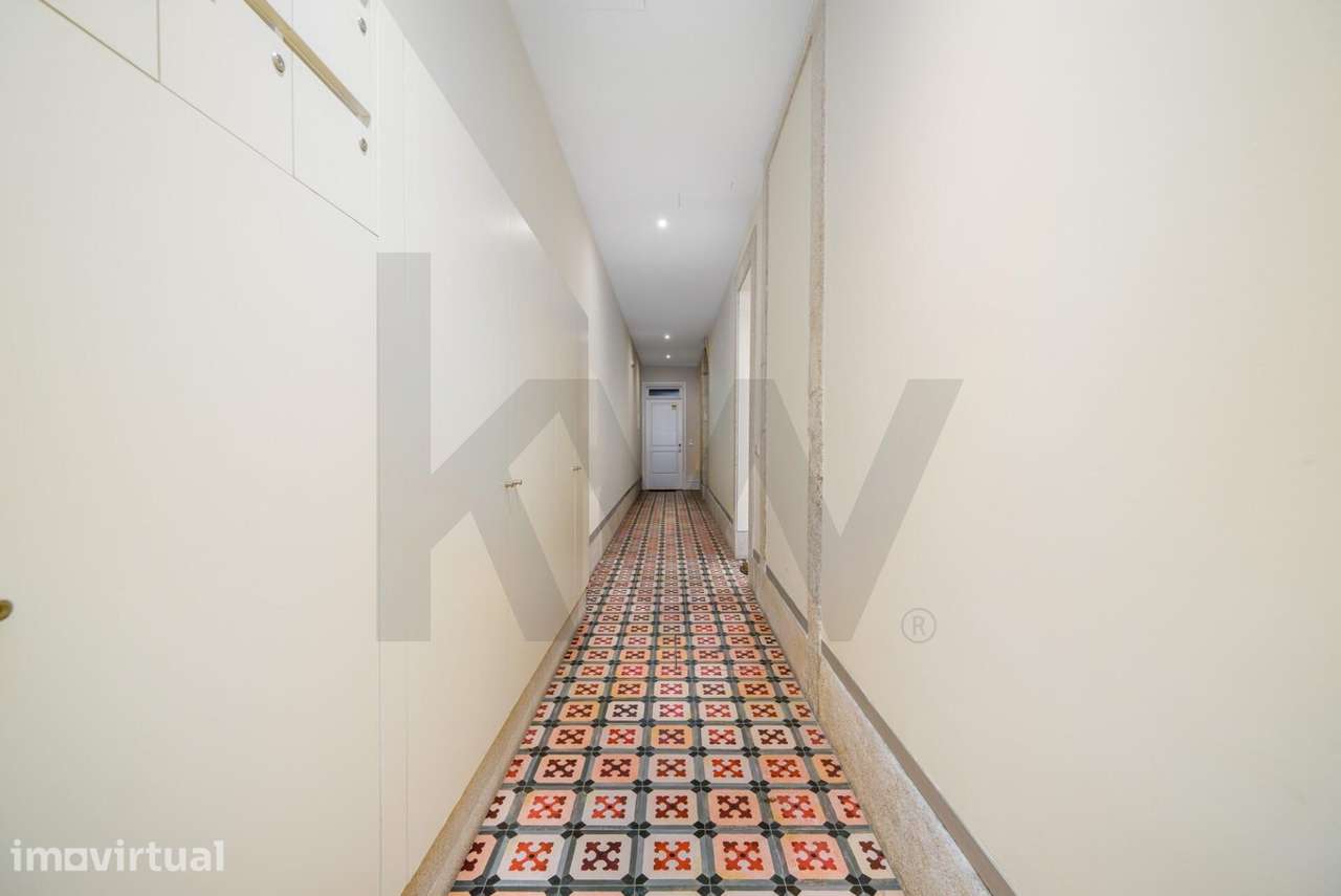 Apartamento T0+1 para Venda na Rua de Camões, Santo Ildefonso, Porto - Grande imagem: 2/16