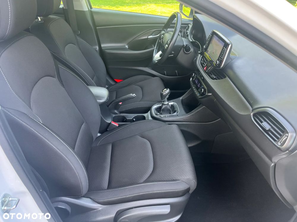 Hyundai i30 1.6 CRDi BlueDrive Premium - 17