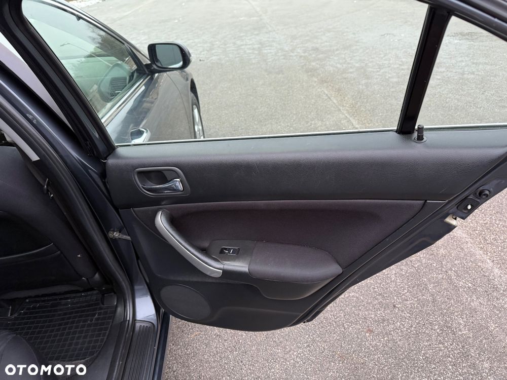 Honda Accord 2.0 Comfort - 23