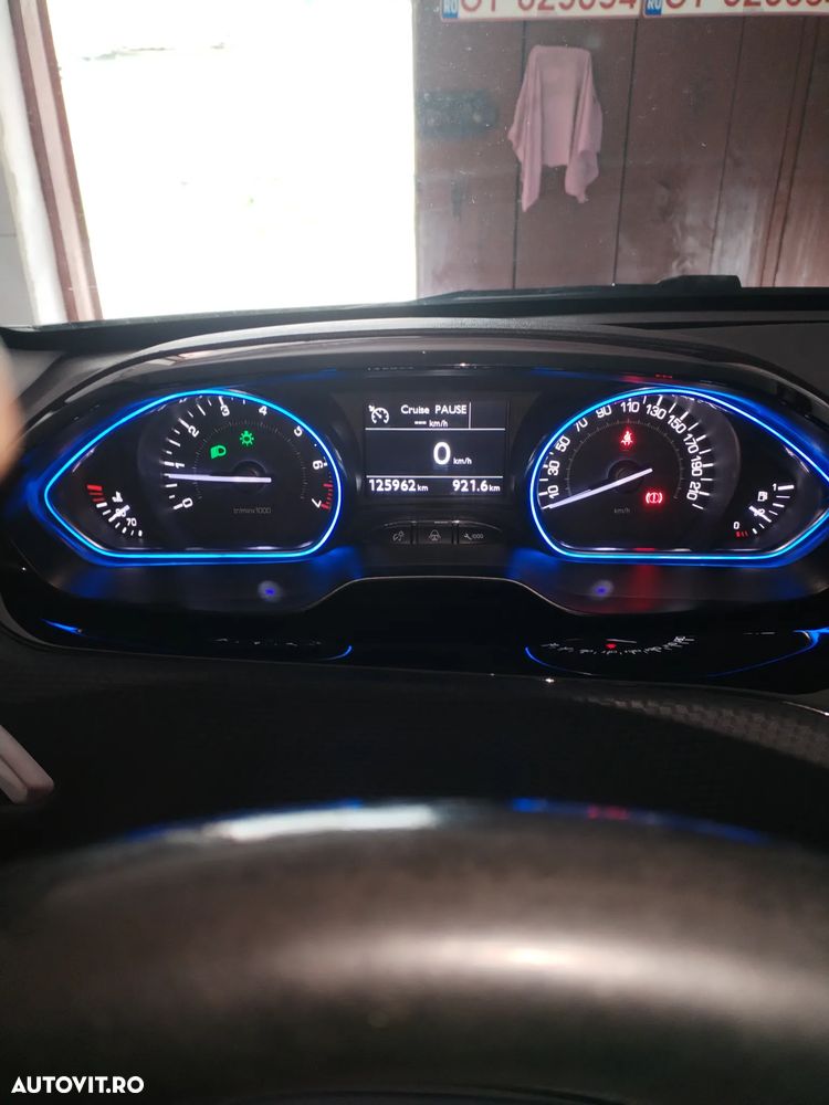 Peugeot 2008 1.2 PureTech Turbo S&S Allure - 12