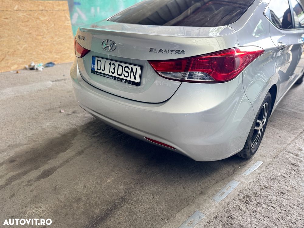 Hyundai Elantra 1.6 MPi Exclusive - 9