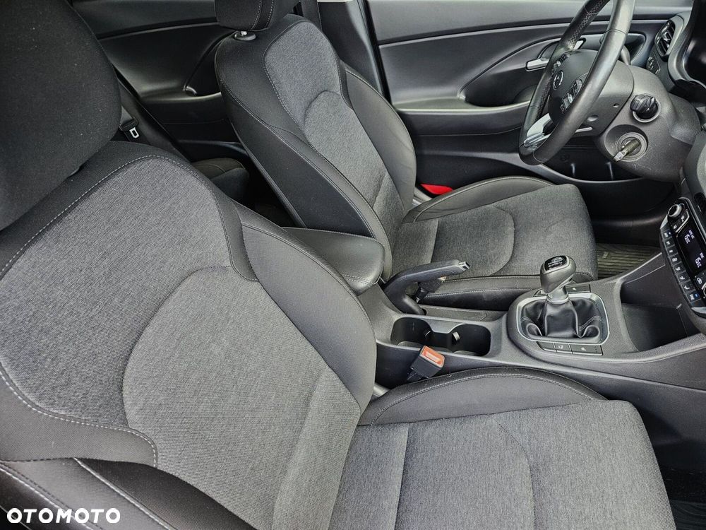 Hyundai i30 1.5 T-GDI 48V Smart - 11