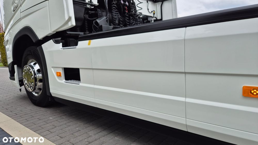 Volvo ///FH///500///2022///1 TURBINA ///JEDYNE 183 TYŚ KM/// GLOBETROTTER///XXL/// KLIMATYZACJA POSTOJOWA/// ZABUDOWY MIĘDZYOSIOWE/// ALUMINIOWE FELGI///FULL LED/// VIRTUAL COCPIT///PEDANTYCZNY  STAN///JAK NOWY - 16