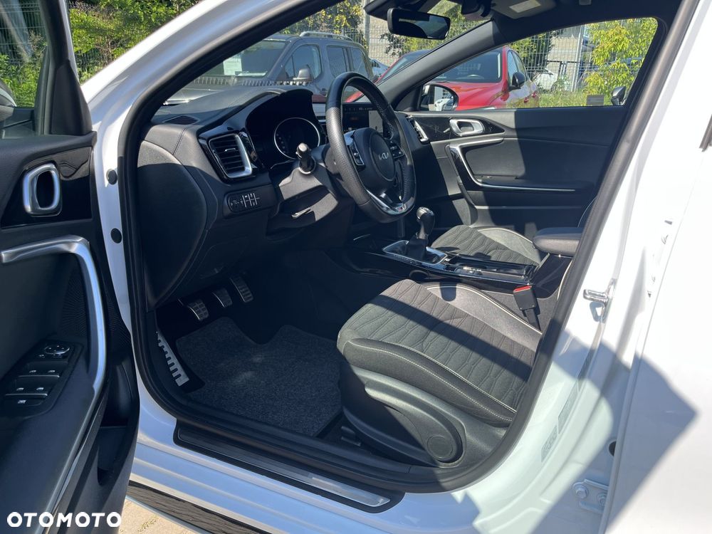 Kia ProCeed 1.5 T-GDI GT Line - 14