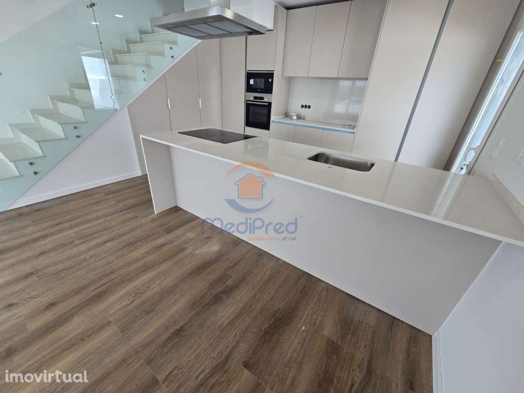 Moradia T4 | Famões e Pontinha - Grande imagem: 3/46