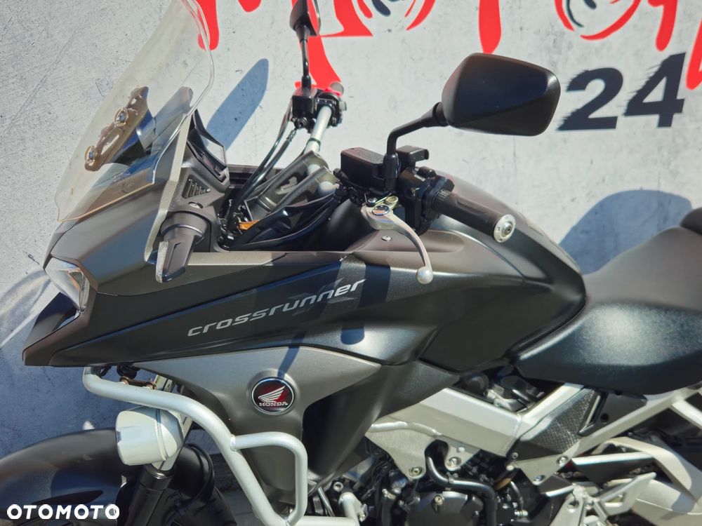 Honda VFR - 13