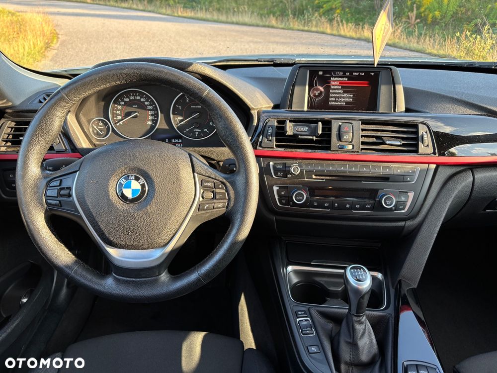 BMW Seria 3 318d Sport Line - 16