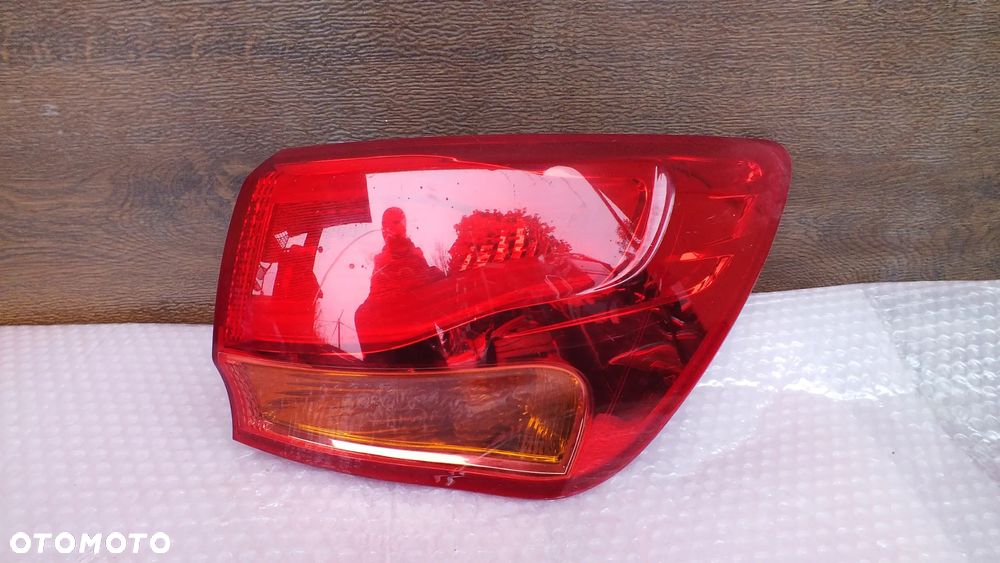 Lampa tylna prawa Kia Ceed II kombi - 1