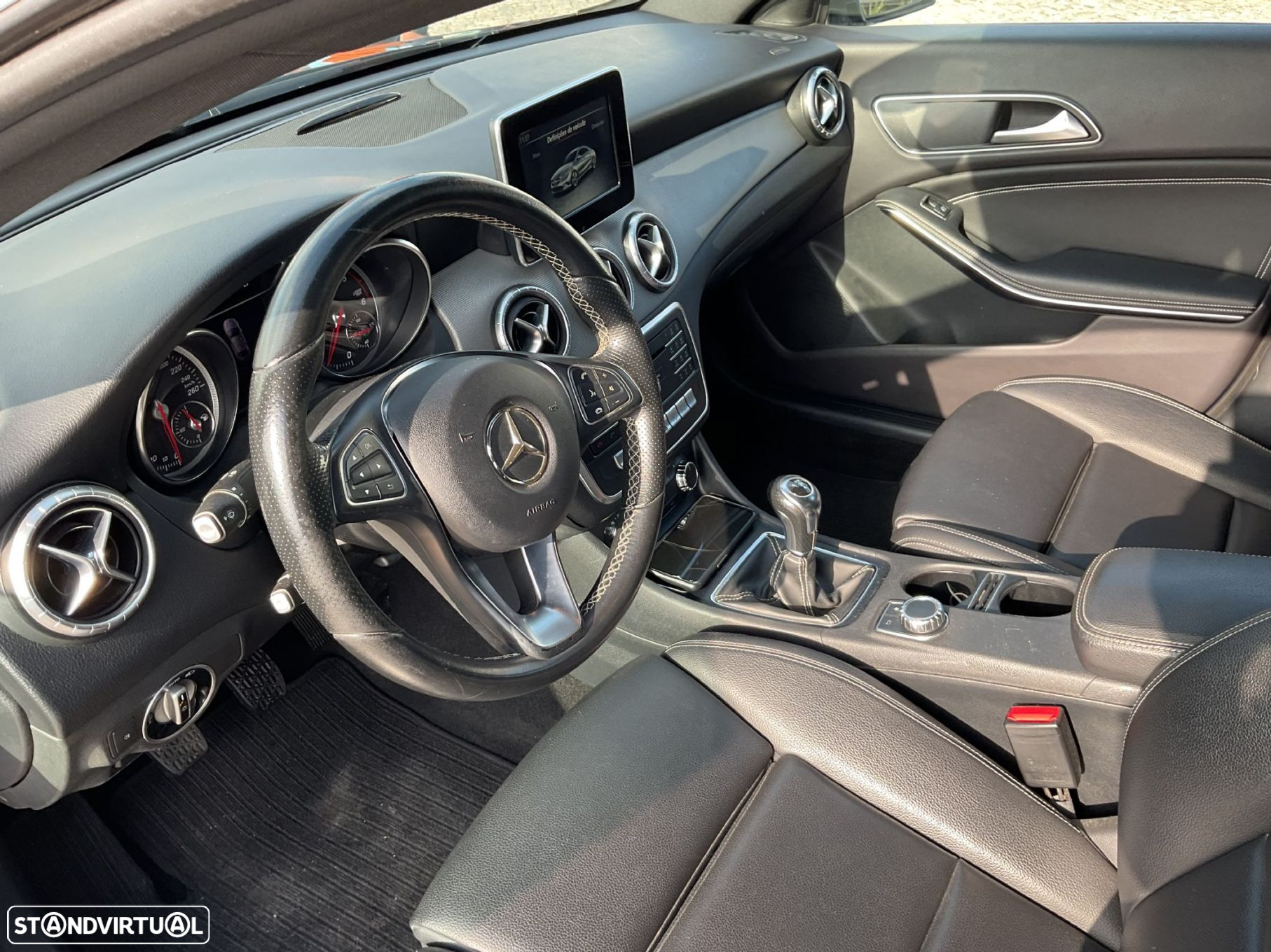 Mercedes-Benz CLA 180 d Urban - 29