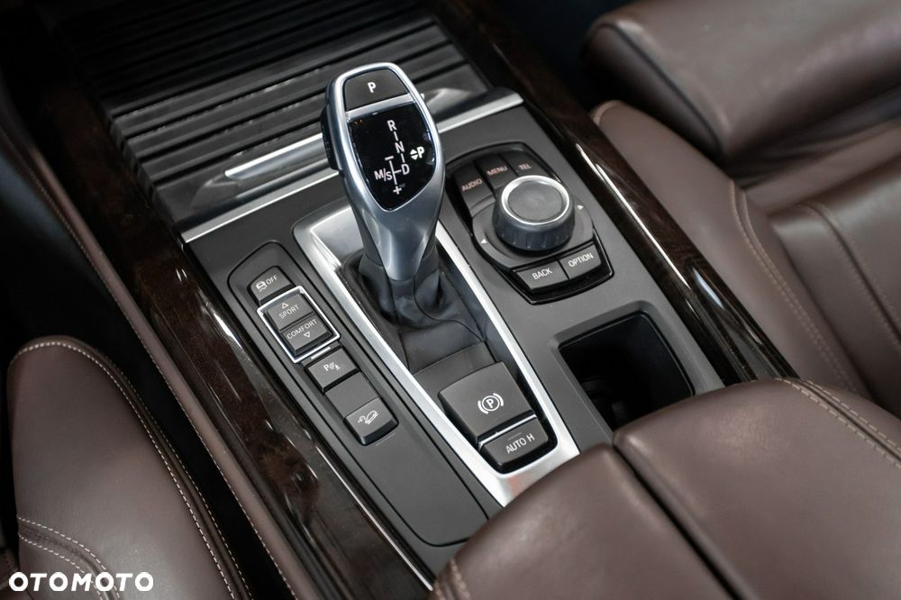 BMW X5 xDrive35i - 16