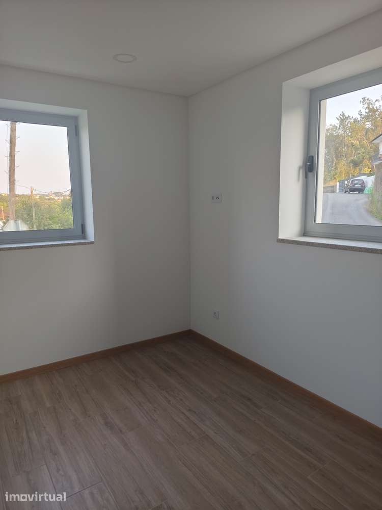 Moradia T2 isolada com jardim e acessibilidade - Grande imagem: 4/11