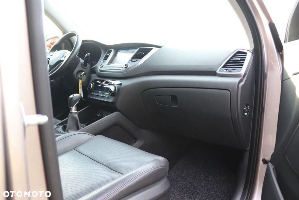 Hyundai Tucson 1.6 GDI BlueDrive Design 2WD - 27