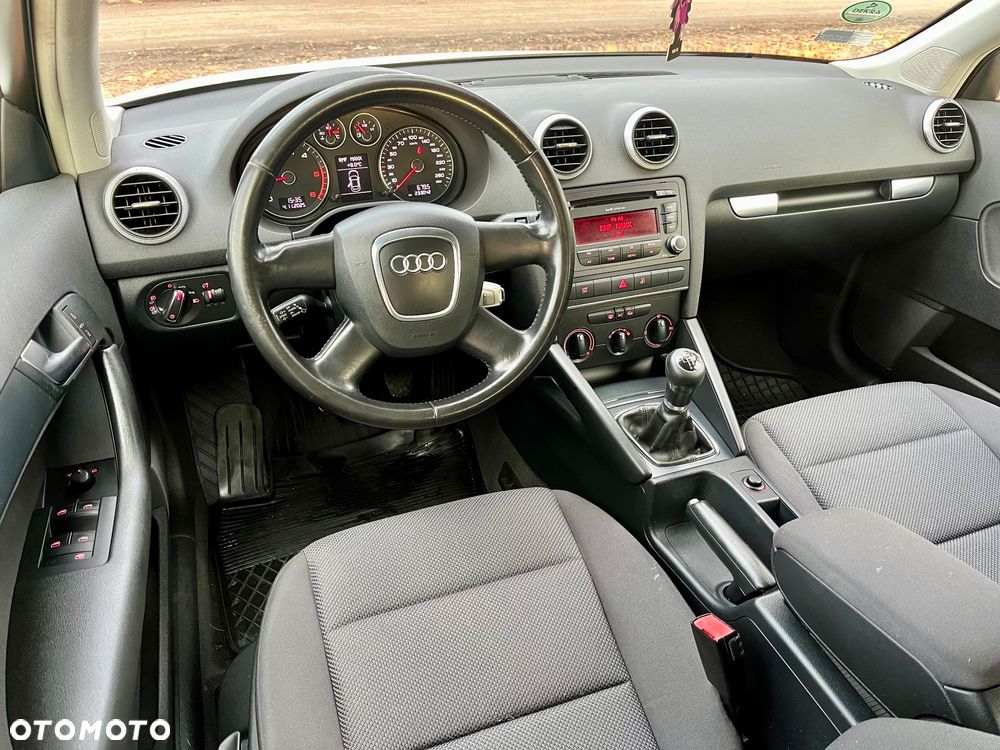 Audi A3 Sportback ver-1-6-tdi-sportback-clean-diesel-s-line-sportpaket - 10