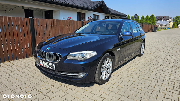 BMW Seria 5 525d xDrive Luxury Line